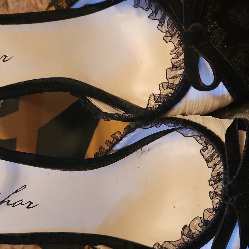 Metaphor Elegant Black and Cream Peep-Toe Heels with Bow - Picture 7 of 13
